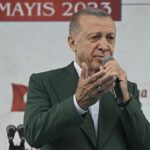 Ölkəmizdə səfərdə olan Celal Şengör tələbələrlə görüşdü – FOTO