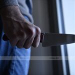 Şəkidə güclü külək binanın dam örtüyünü qoparıb, avtomobillərə ziyan dəyib
