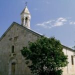 Bakıda divar uçdu: Avtomobilə ziyan dəydi