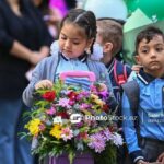 Bakıda məktəbin qarşısında gənc oğlan bıçaqlanıb