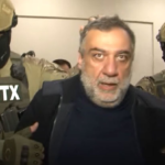 Bakıda restoranda içkili şəxs köynəyini başına keçirib, müştərilərə hücum etdi