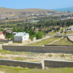 Şabranda avtomobil piyadanı vuraraq öldürdü